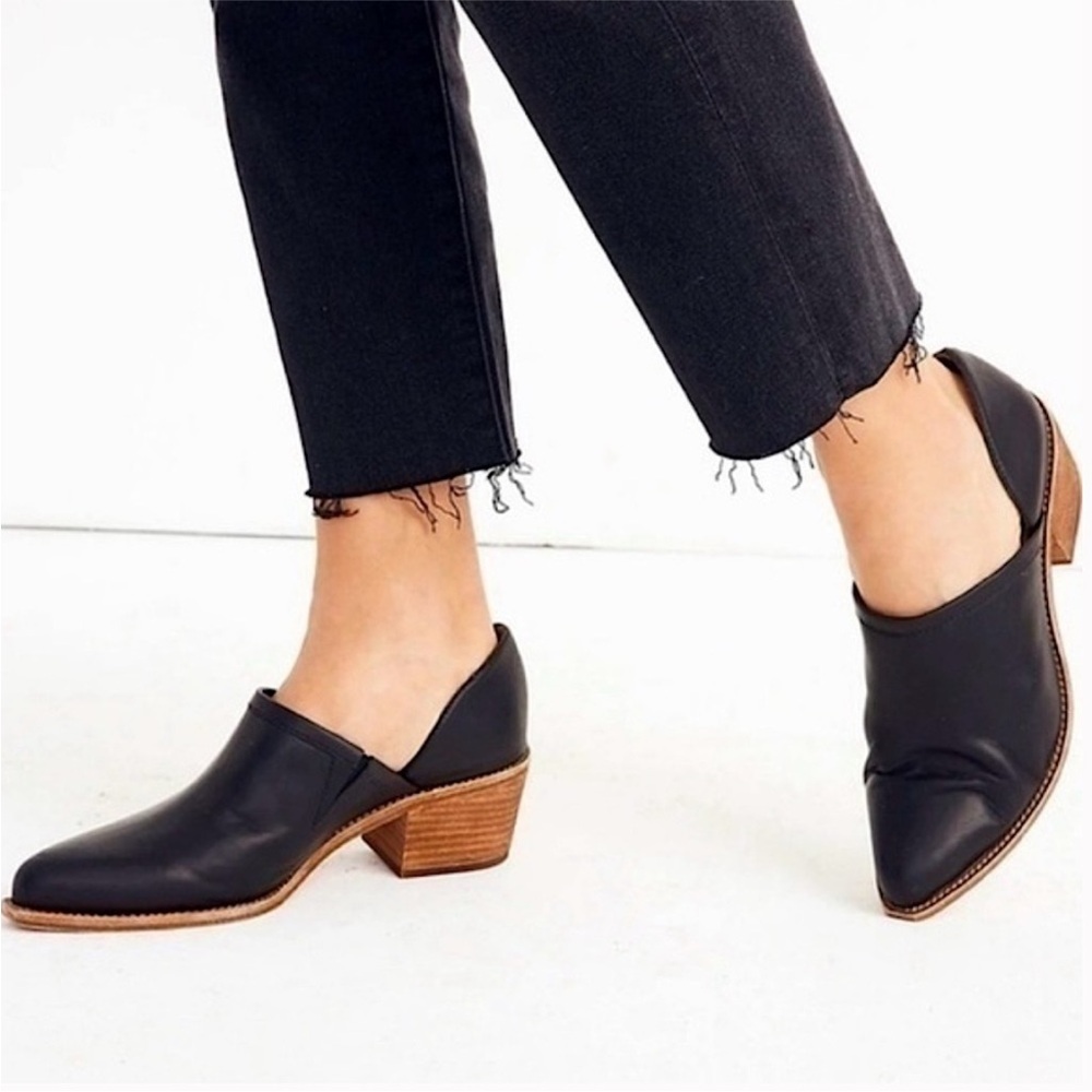 Madewell | Womenβs Black Leather The Brady Lowcut Bootie Stacked Wood Heels, 6.5